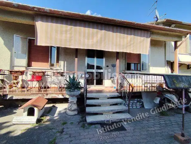 Villa in asta a Giacciano con Baruchella