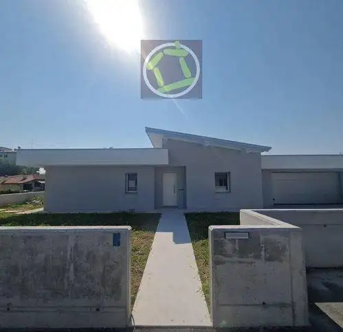 Villa in vendita a Pordenone