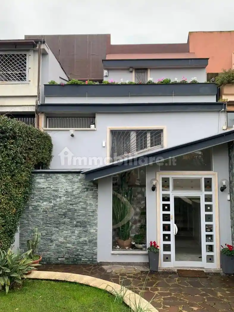 Villa plurifamiliare via di Casal Selce, Casal Selce, Roma - foto 3