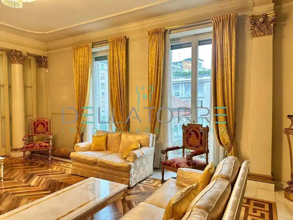 Appartamento piazzetta Umberto Giordano, San Babila, Milano - foto 5