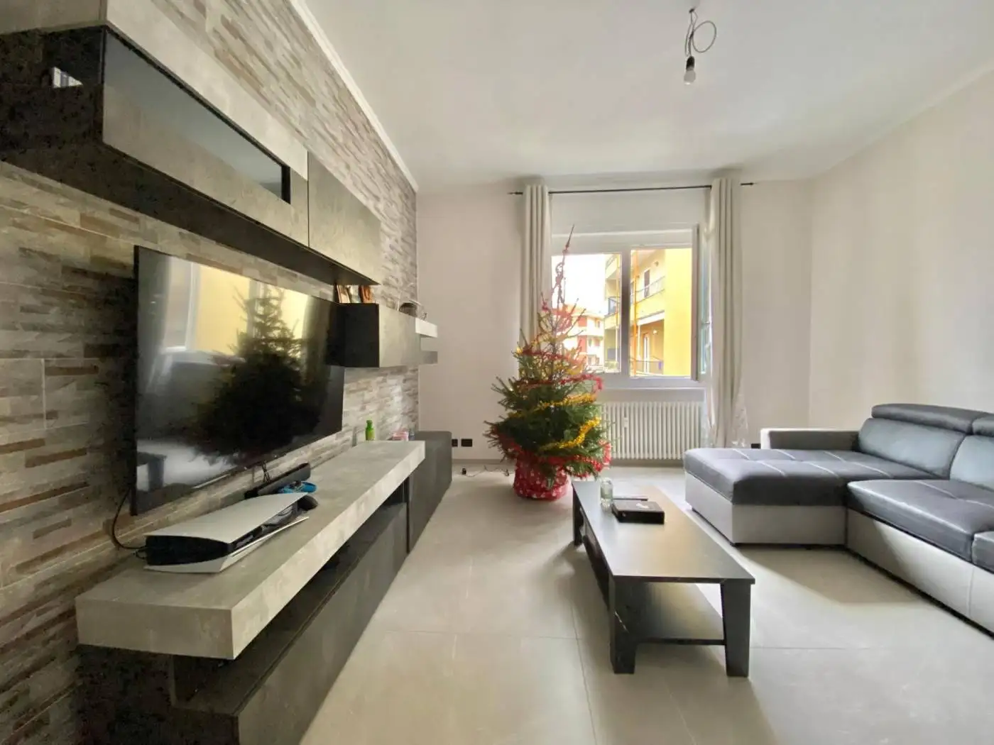 Quadrilocale via Trieste 40, Centro, Ciriè - foto 2