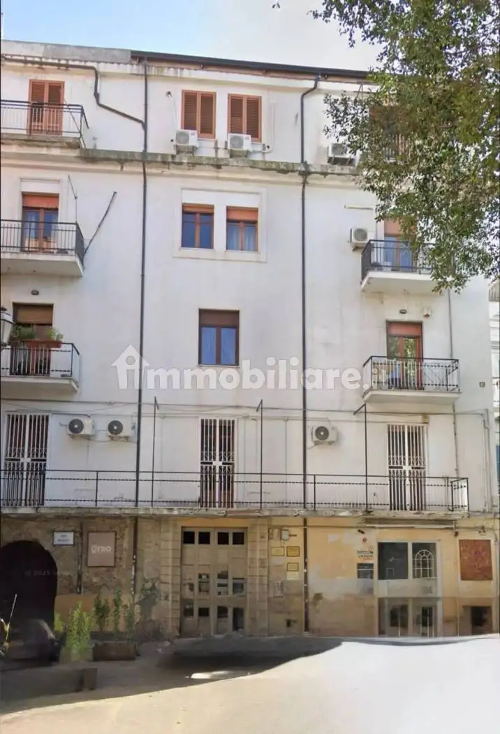 Trilocale largo Umberto I No Number, Centro, Crotone - foto 2