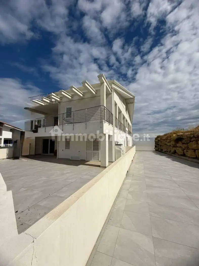 Trilocale viale Magna Grecia, 100, Lungomare, Capocolonna, Crotone - foto 3