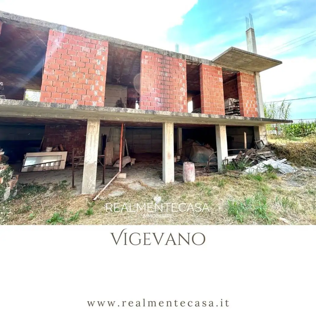 Palazzo - Edificio in vendita a Vigevano