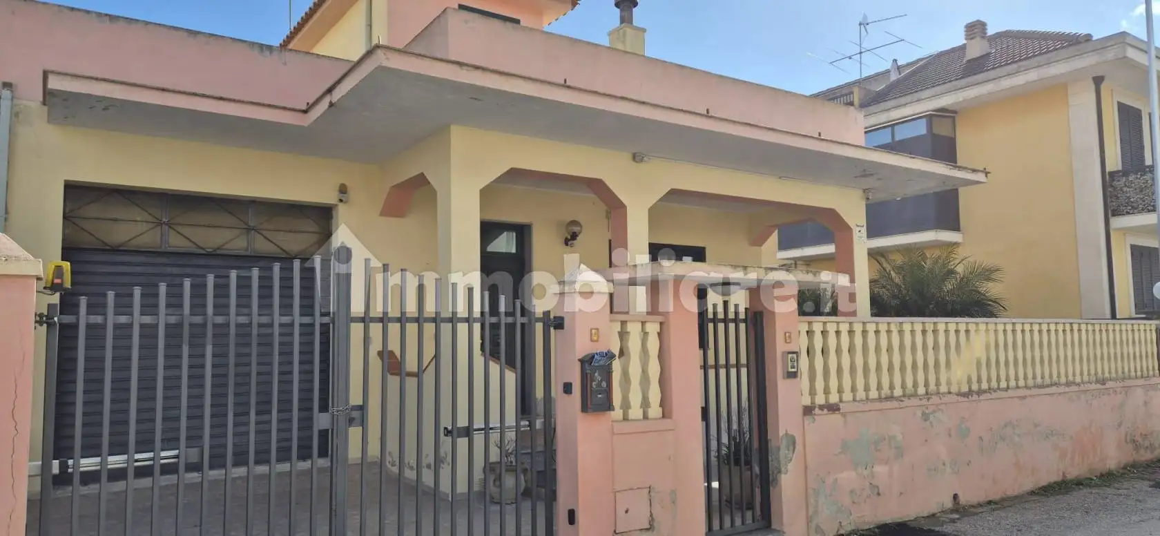 Villa unifamiliare via Giuseppe La Farina, Centro, Avola - foto 2