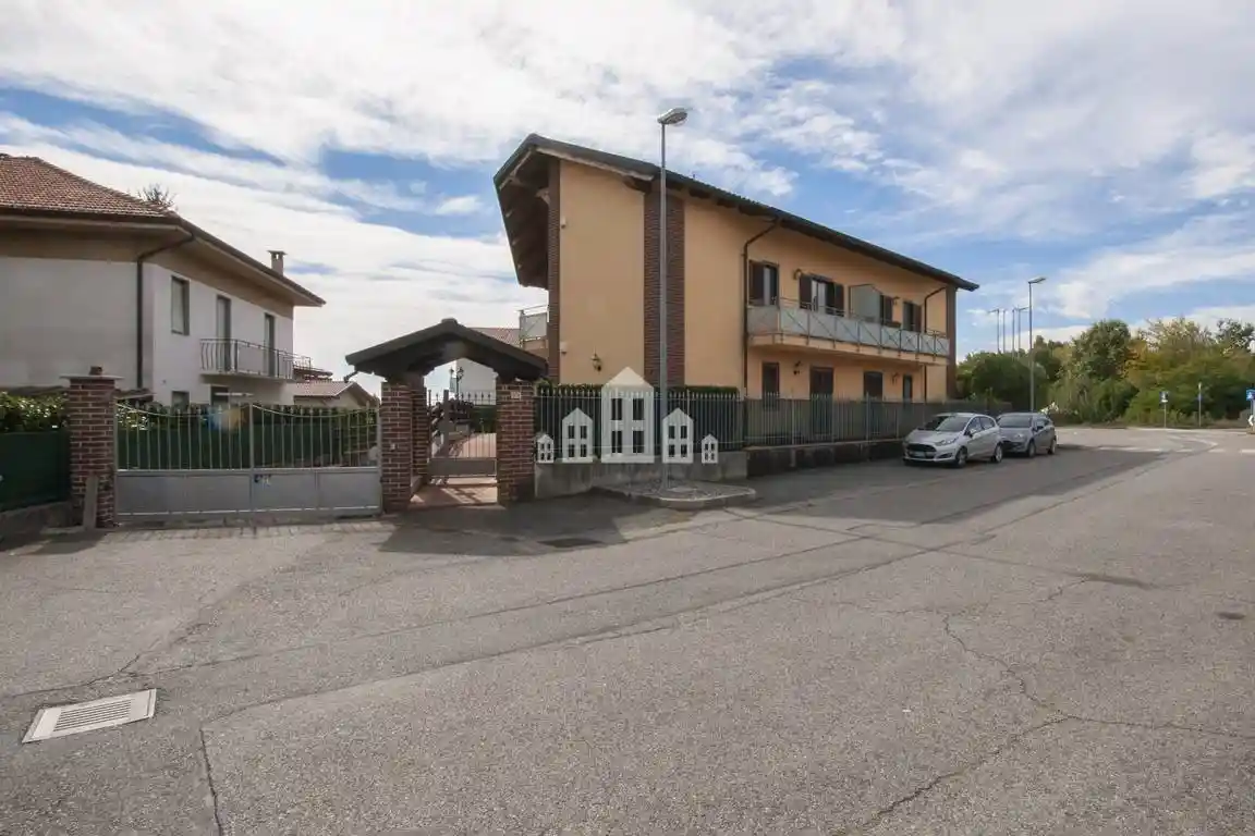 Quadrilocale via Oglianico 56, Centro, Rivarolo Canavese - foto 2