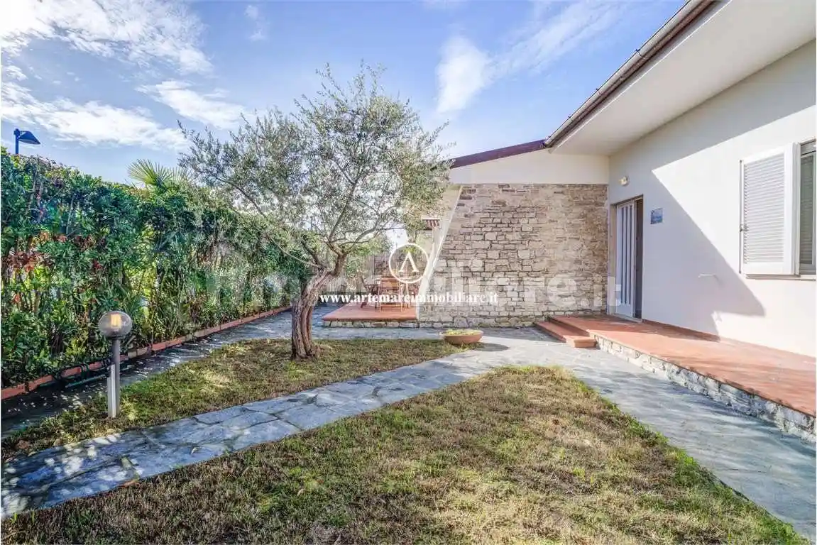 Villa unifamiliare via della Barbiera, Roma Imperiale, Forte dei Marmi - foto 2