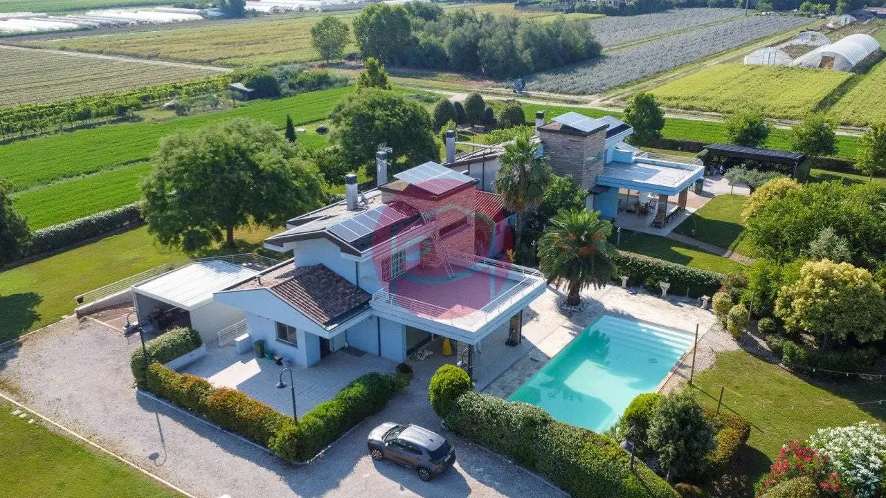 Villa in vendita a Cesenatico