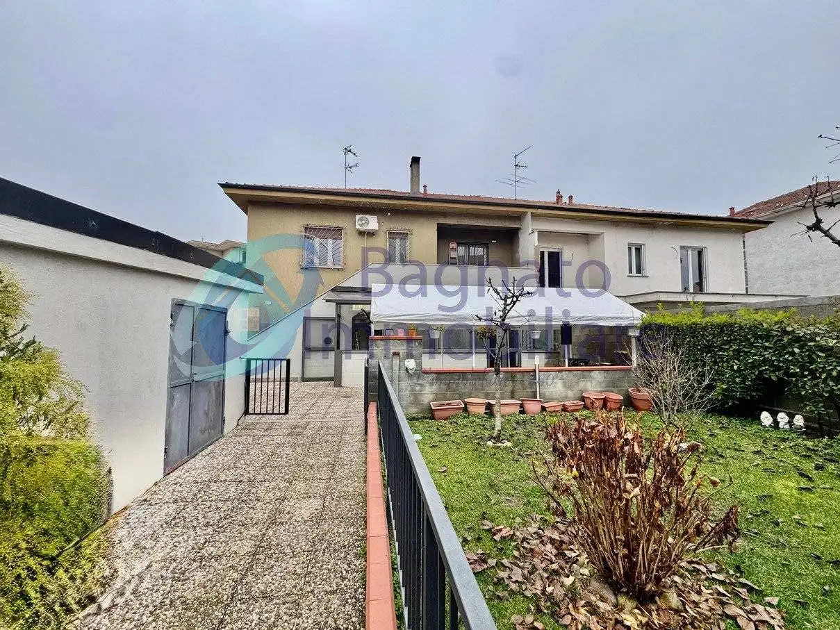 Villa in vendita a Novara