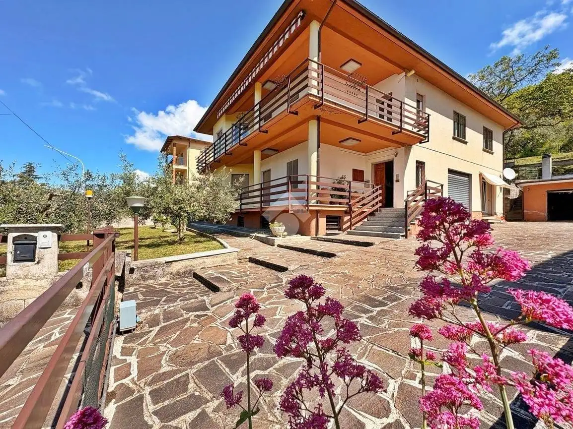 Villa in vendita a Gualdo Tadino