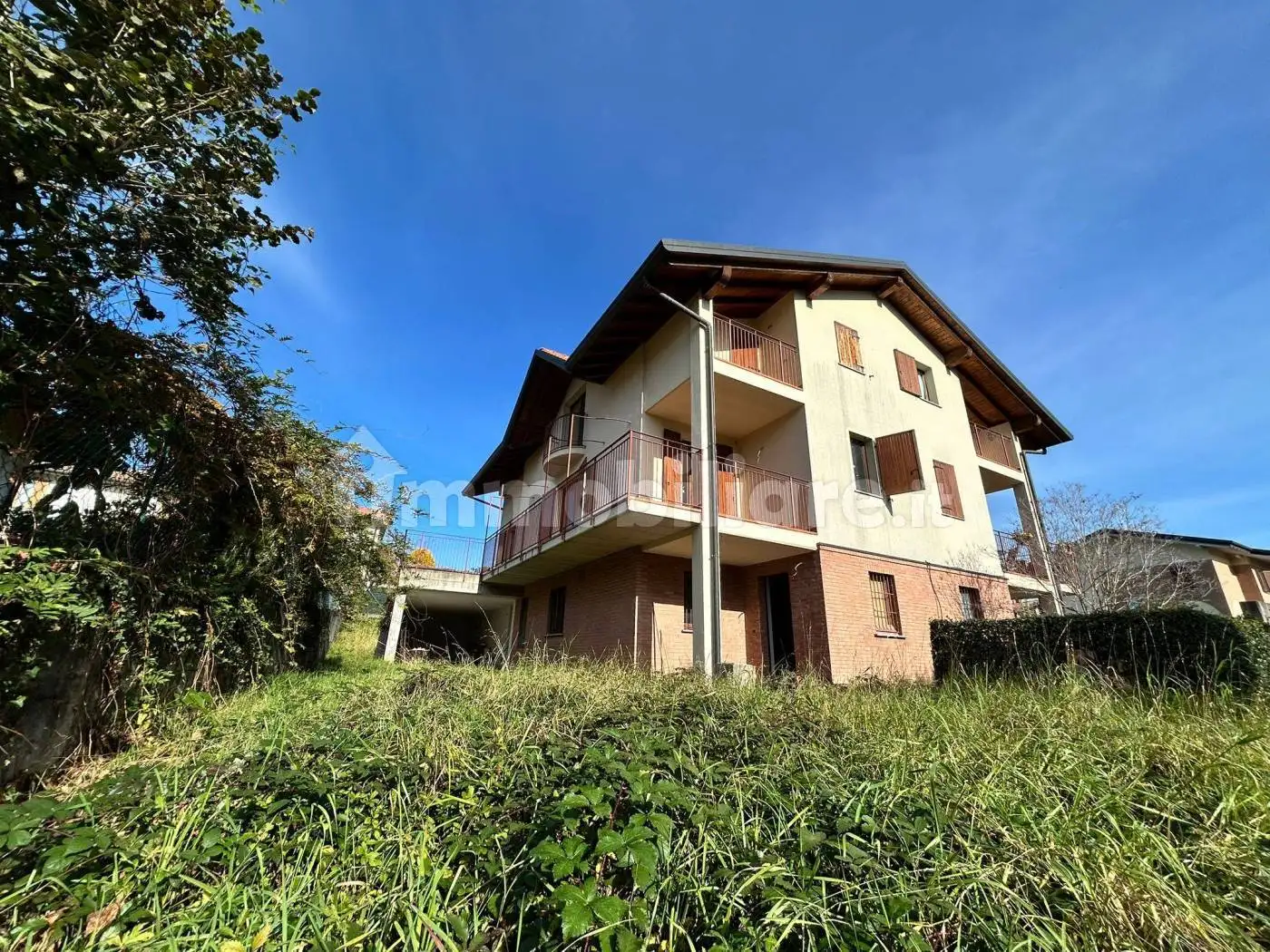 Casa indipendente in vendita a Tradate