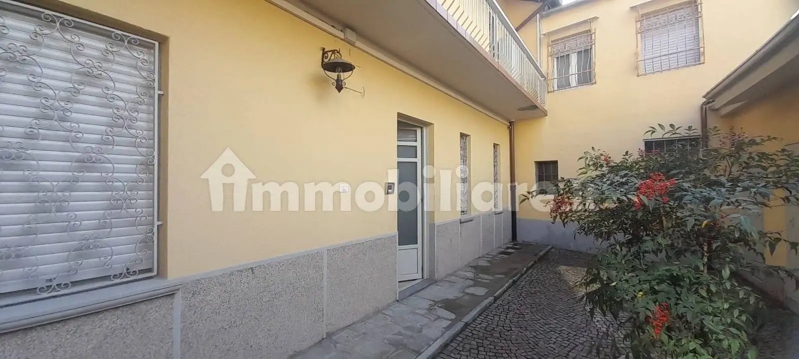 Trilocale via Bianco di Barbania 24, Centro, Caselle Torinese - foto 4