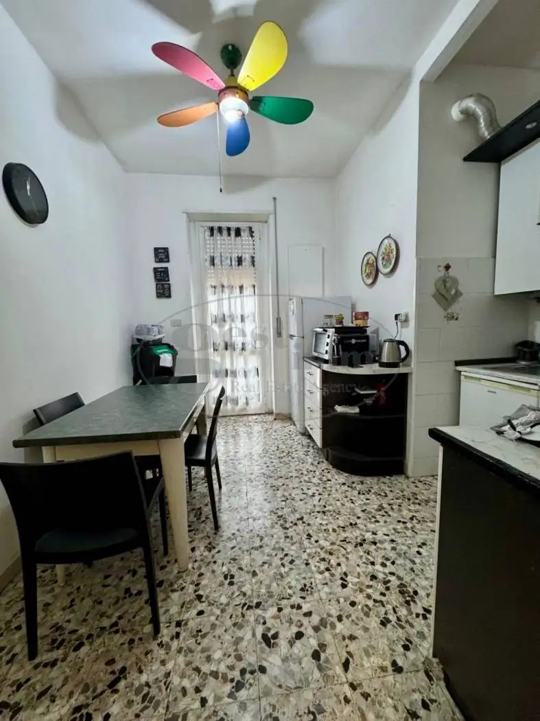 Trilocale ottimo stato, quarto piano, Via Grande - Piazza della Repubblica, Livorno - foto 3