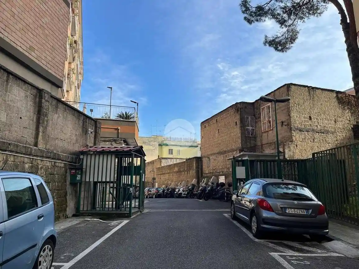 Quadrilocale via Achille D'Orsi 13, Arenella, Napoli - foto 3
