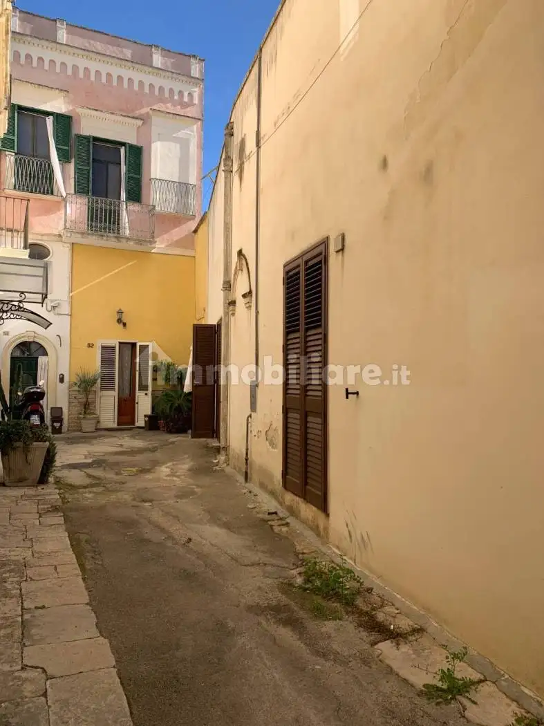 Terratetto unifamiliare via Amedeo di Savoia 68, Campi Salentina - foto 3