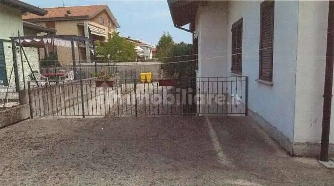 Villa in asta a Turate