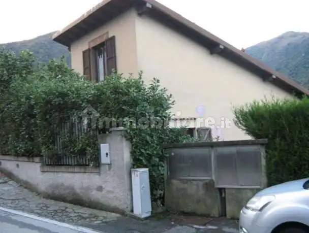 Villa all'asta via Triste, 15, Castelmarte - foto 2