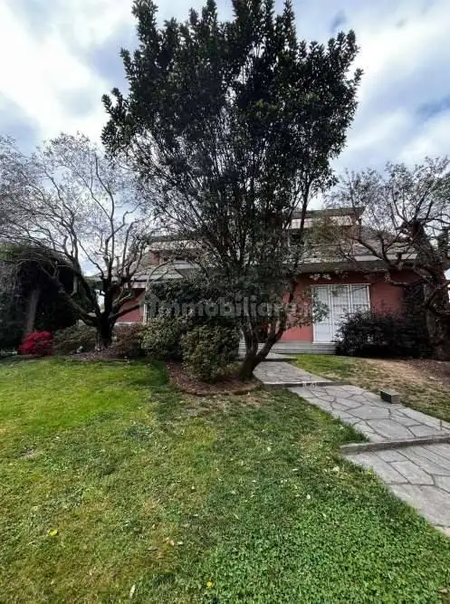 Villetta a schiera in asta a Bregnano