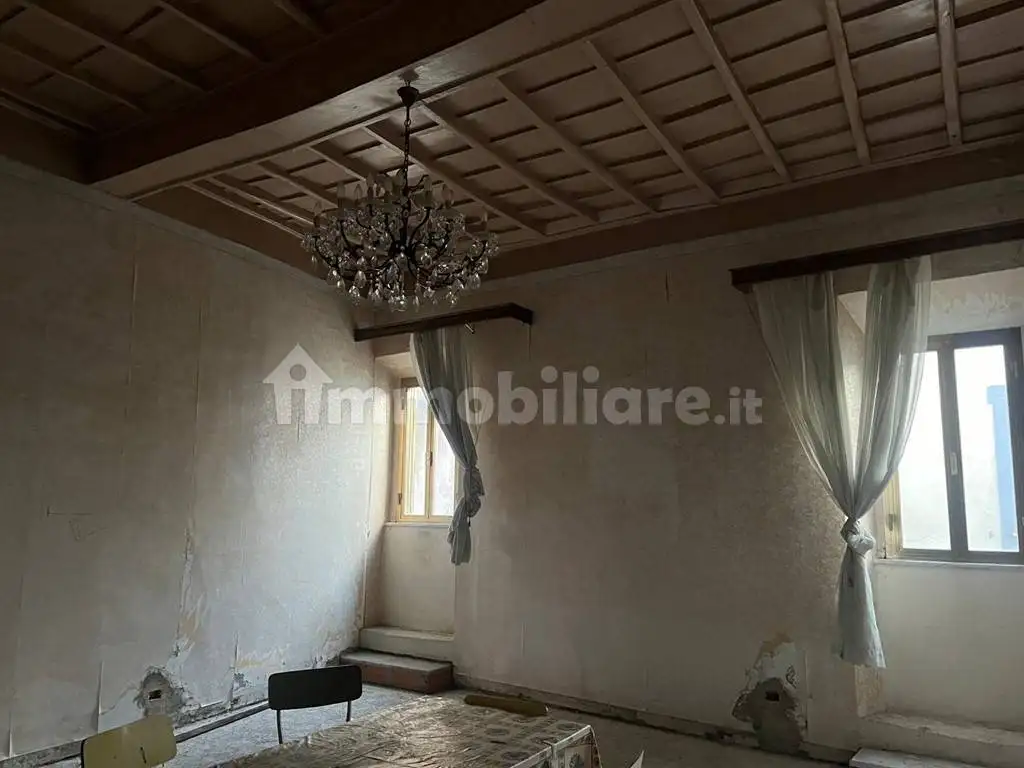 Appartamento in vendita a Poli