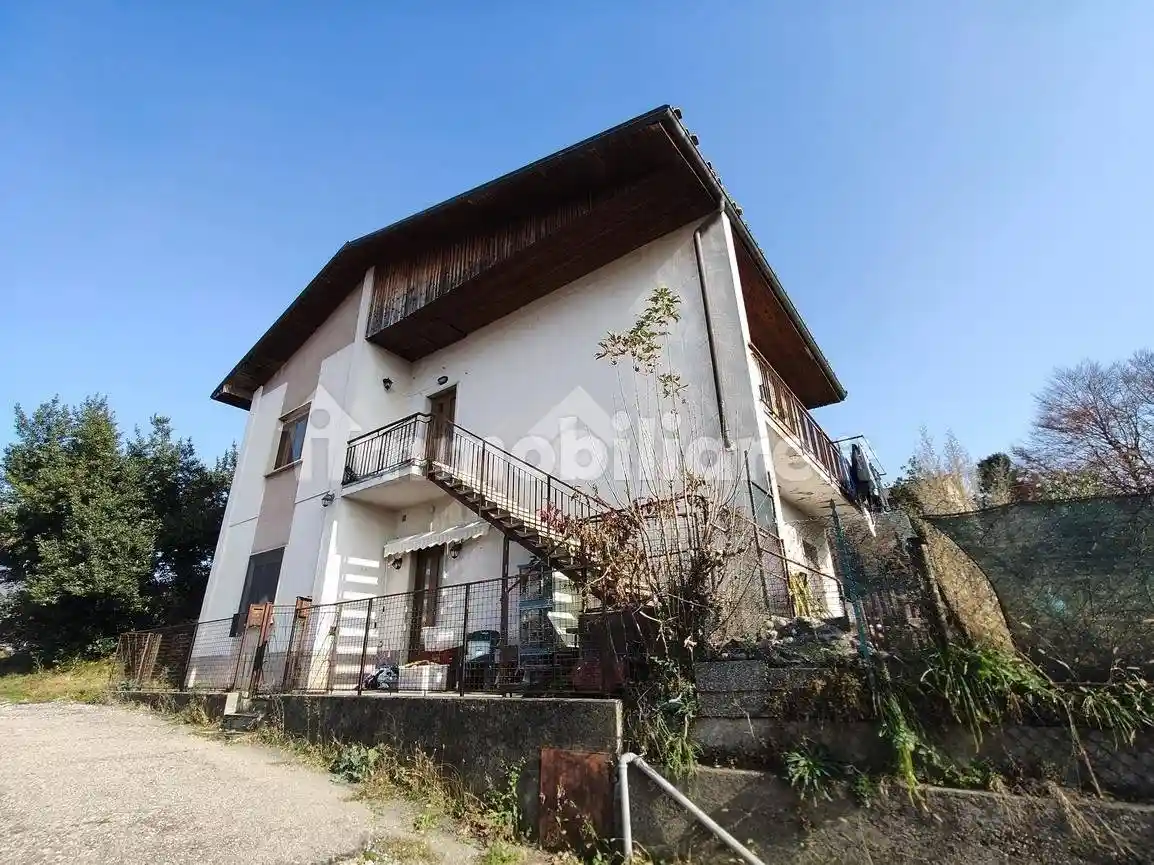 Villa bifamiliare, da ristrutturare, 180 m², Baraggia, Viggiù - foto 3