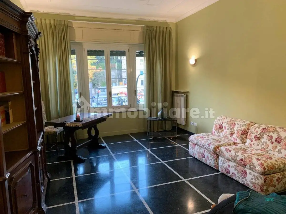 Appartamento in affitto a Genova