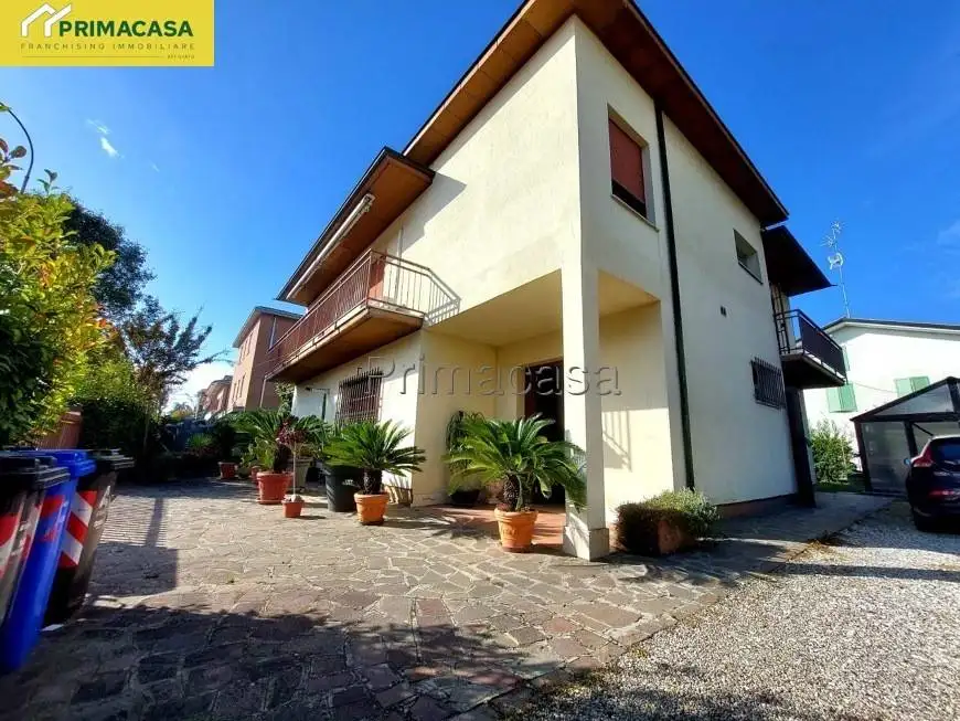 Villa in vendita a Carpi