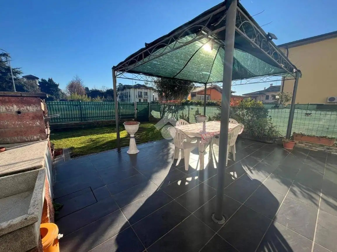 Villa a schiera via Nenni P., Centro, Castel d'Ario - foto 2