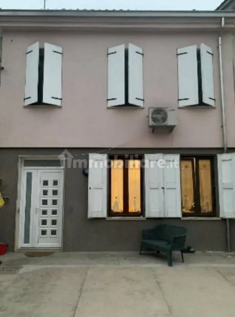 Villa in asta a Viadana