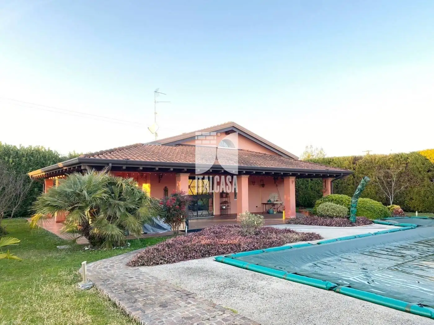 Villa in vendita a Roncoferraro