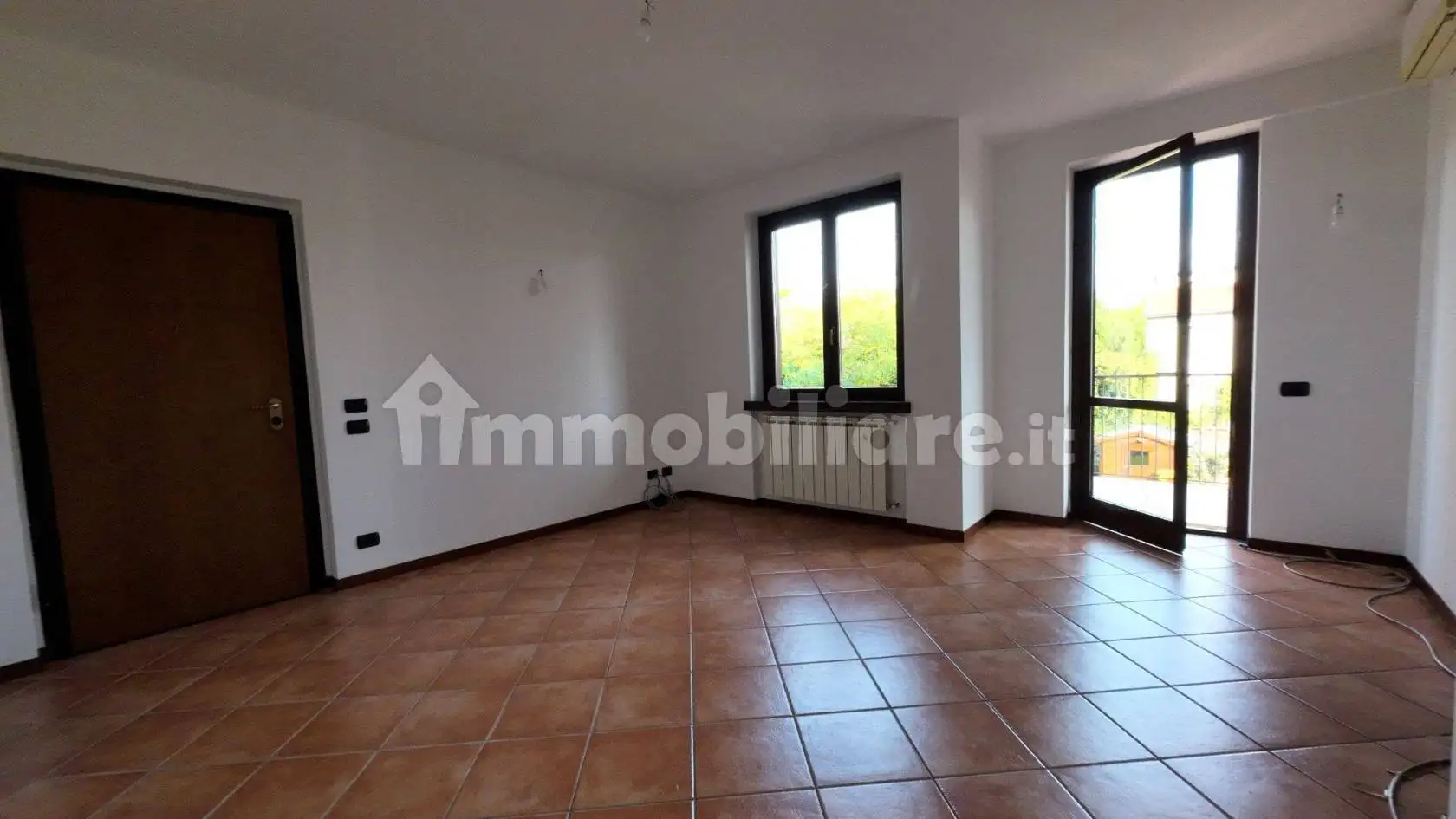 Trilocale via Adige 6, Albizzate - foto 3