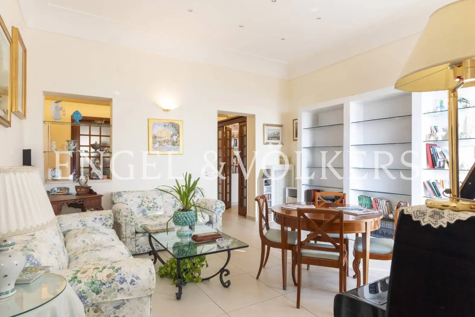 Appartamento in vendita a Napoli