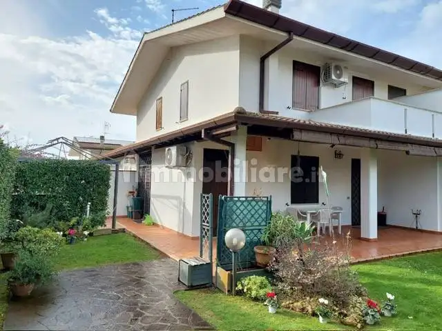 Villa in vendita a Sabaudia