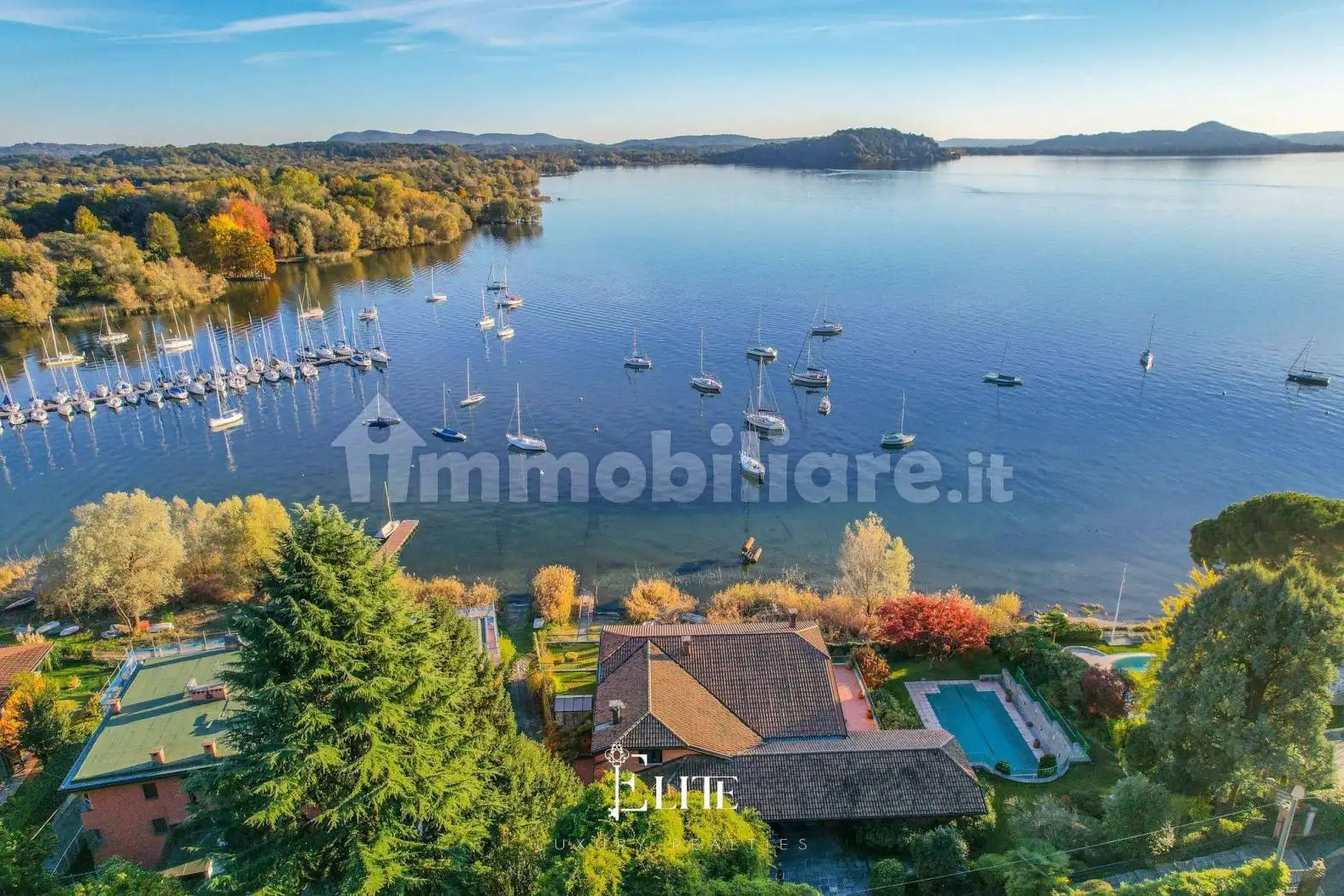 Villa in vendita a Monvalle