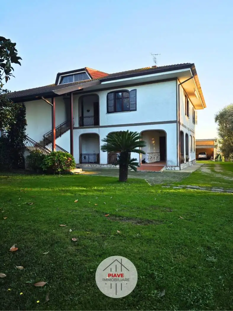 Villetta a schiera in vendita a Latina