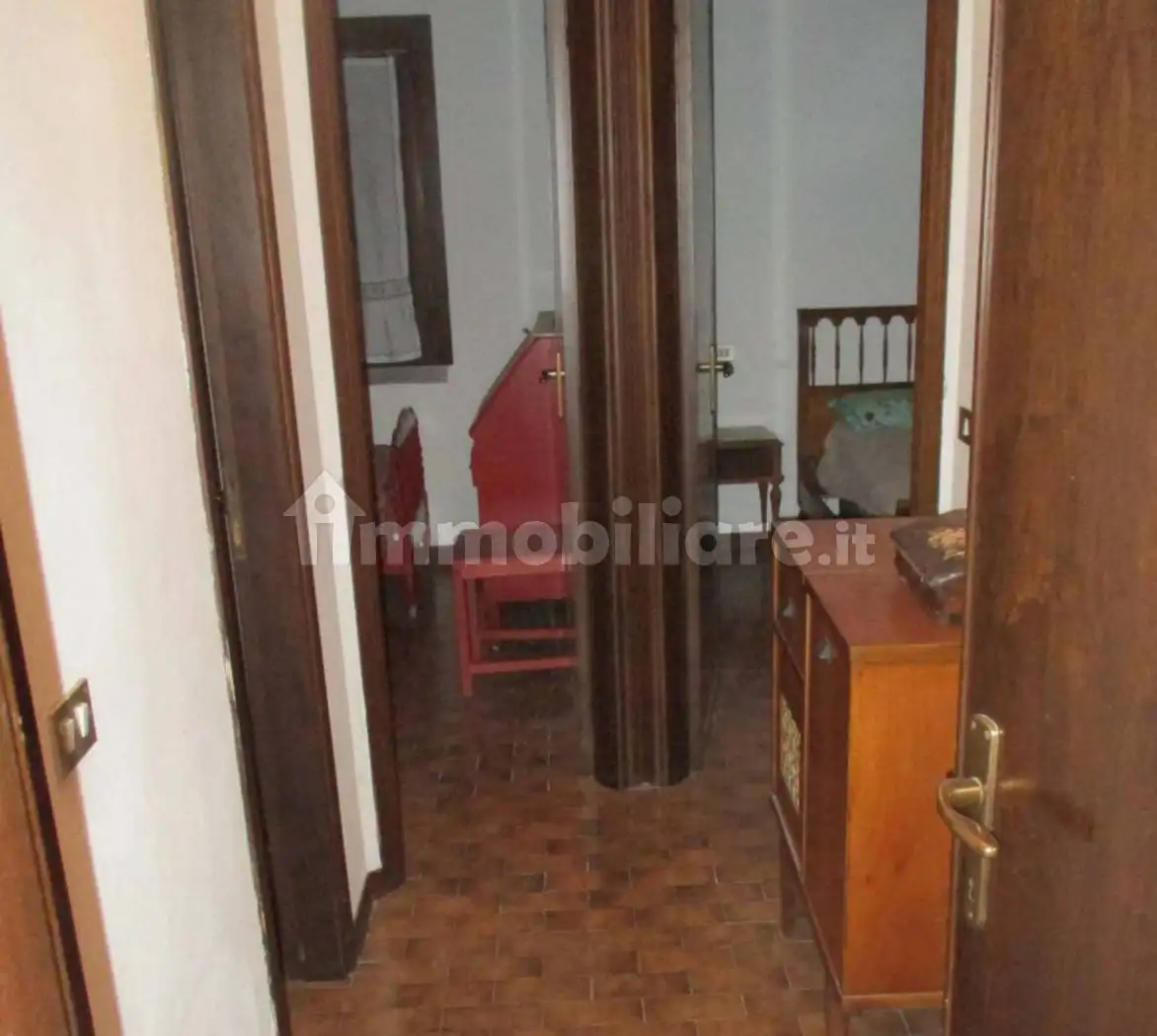 Villa in asta a Grone