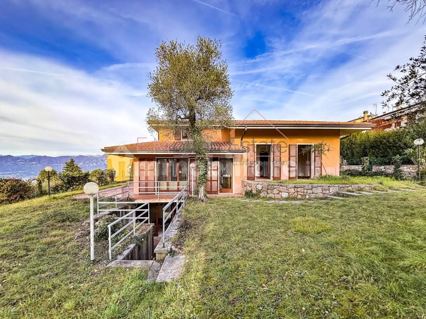 Villa in vendita a Torri del Benaco