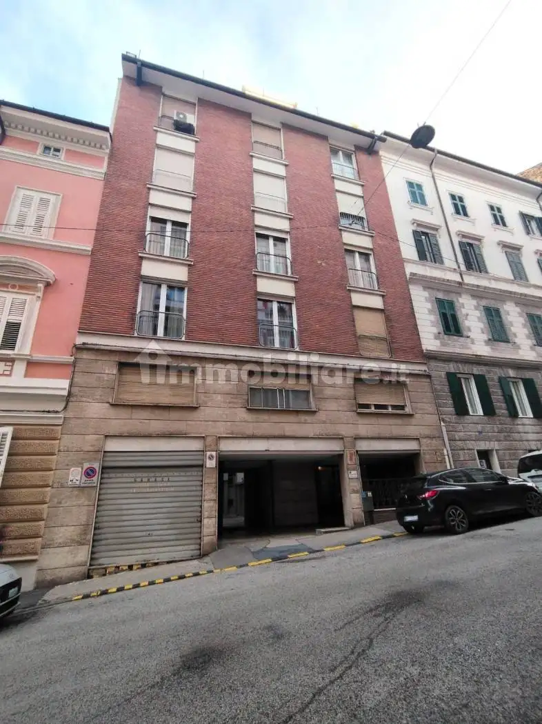 Appartamento in vendita a Trieste