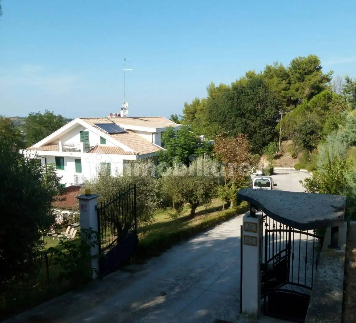 Villa in vendita a Città Sant'Angelo
