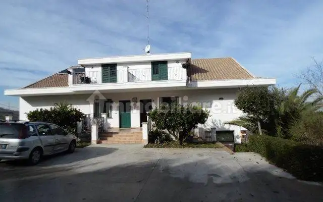 Villa plurifamiliare, ottimo stato, 2240 m², Città Sant'Angelo - foto 3