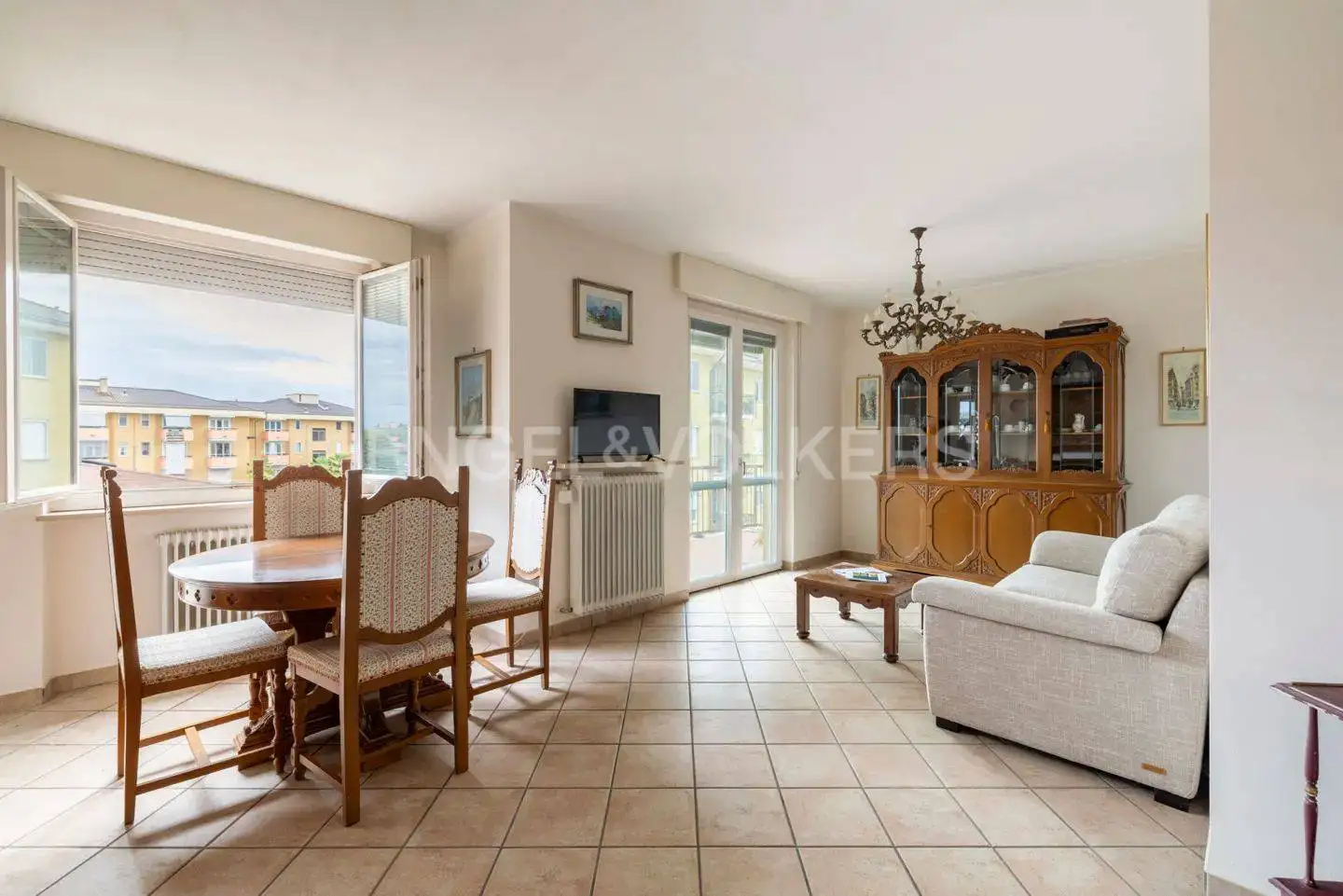 Trilocale via Vittorio Veneto 84, Centro, Arona - foto 2