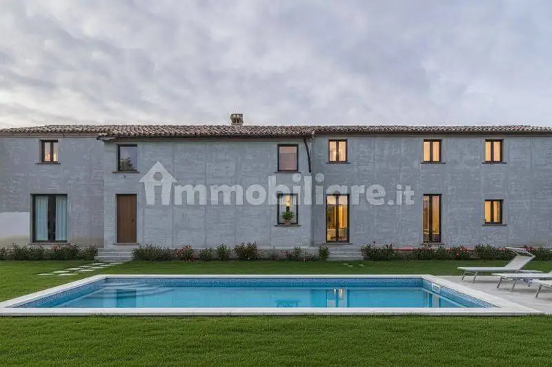 Rustico - Casale in vendita a Ancona