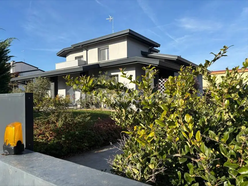 Villa in vendita a Ponzano Veneto