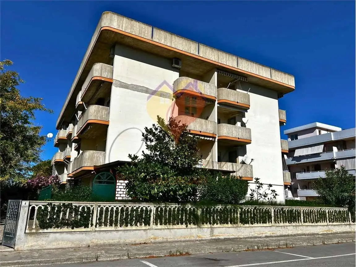 Bilocale via Donizetti, 8, Villa Rosa, Martinsicuro - foto 2