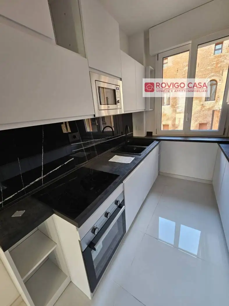 Appartamento corso Del Popolo, Centro Storico, Rovigo - foto 2