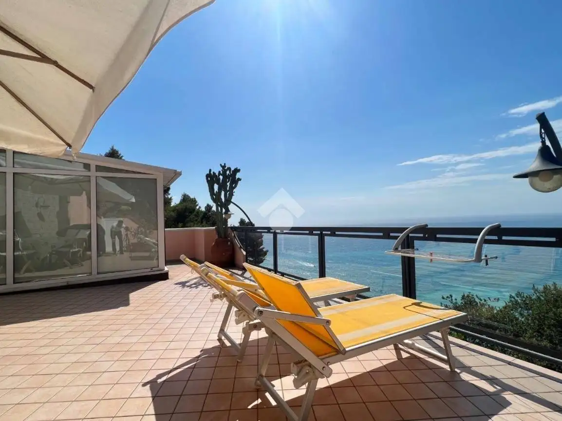 Quadrilocale via Giorgio Byron 7, Cavia, Regione Monti, Alassio - foto 2