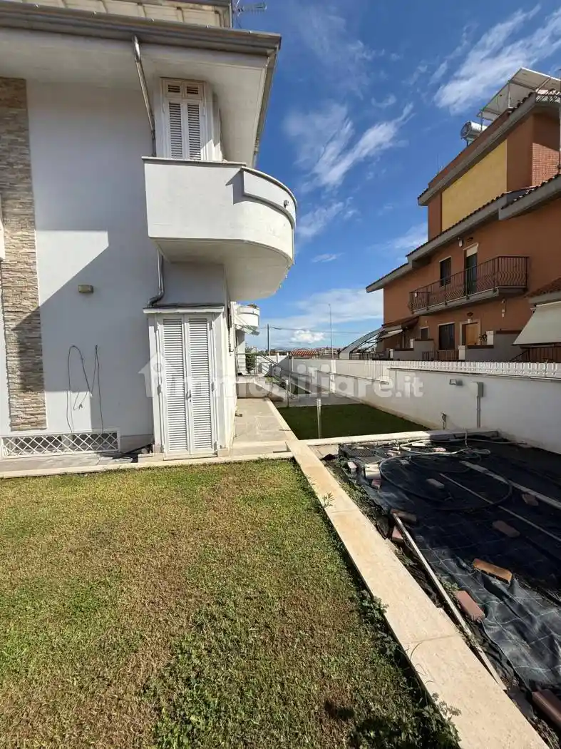 Trilocale via Roberto Paribeni 70, Anagnina, Roma - foto 2