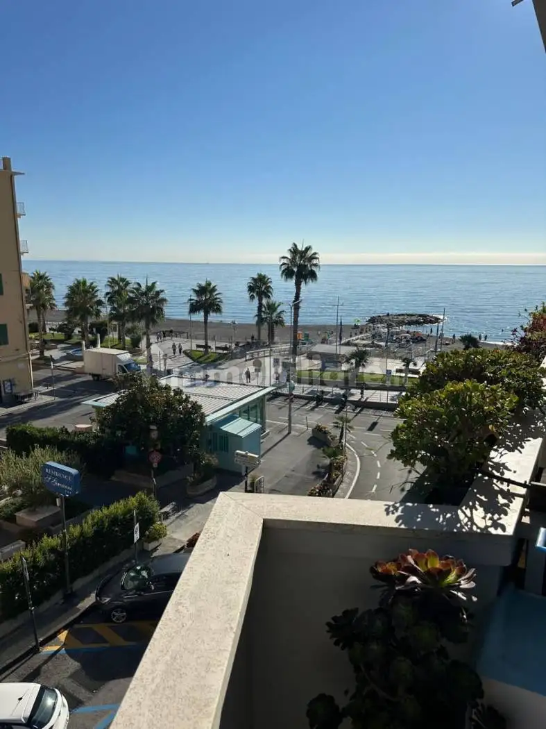 Trilocale via Martiri delle Foibe 10, Centro, Loano - foto 4