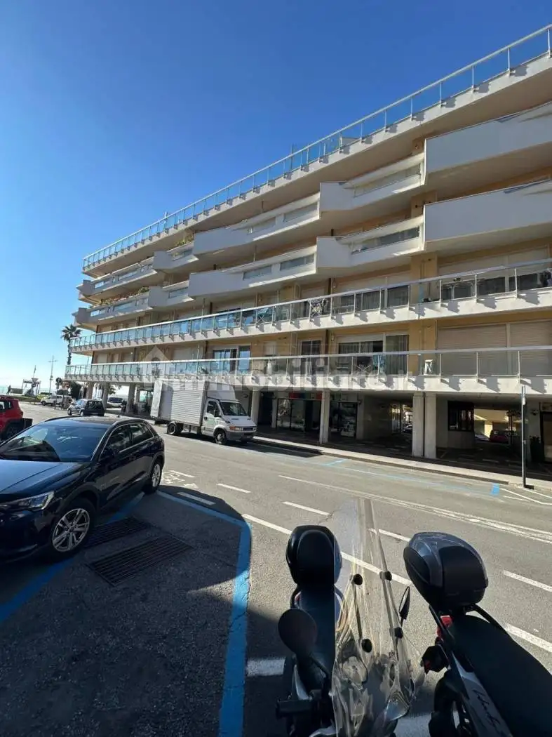 Trilocale via Martiri delle Foibe 10, Centro, Loano - foto 5