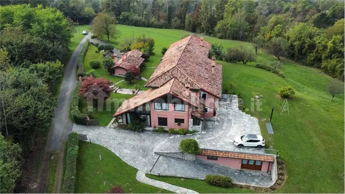 Villa unifamiliare via San Martino, 81, Belluno - foto 3