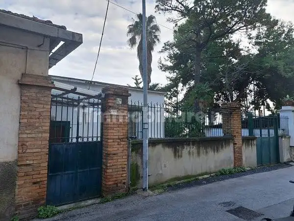 Villa in vendita a Castellammare di Stabia